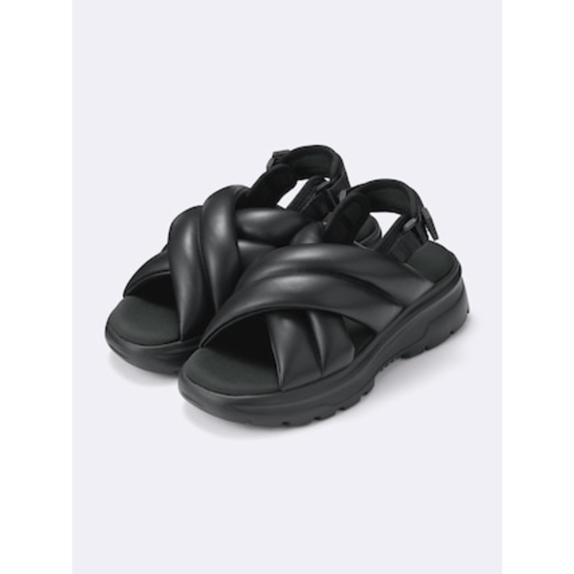 ボリュームソールパフィースポーツサンダル