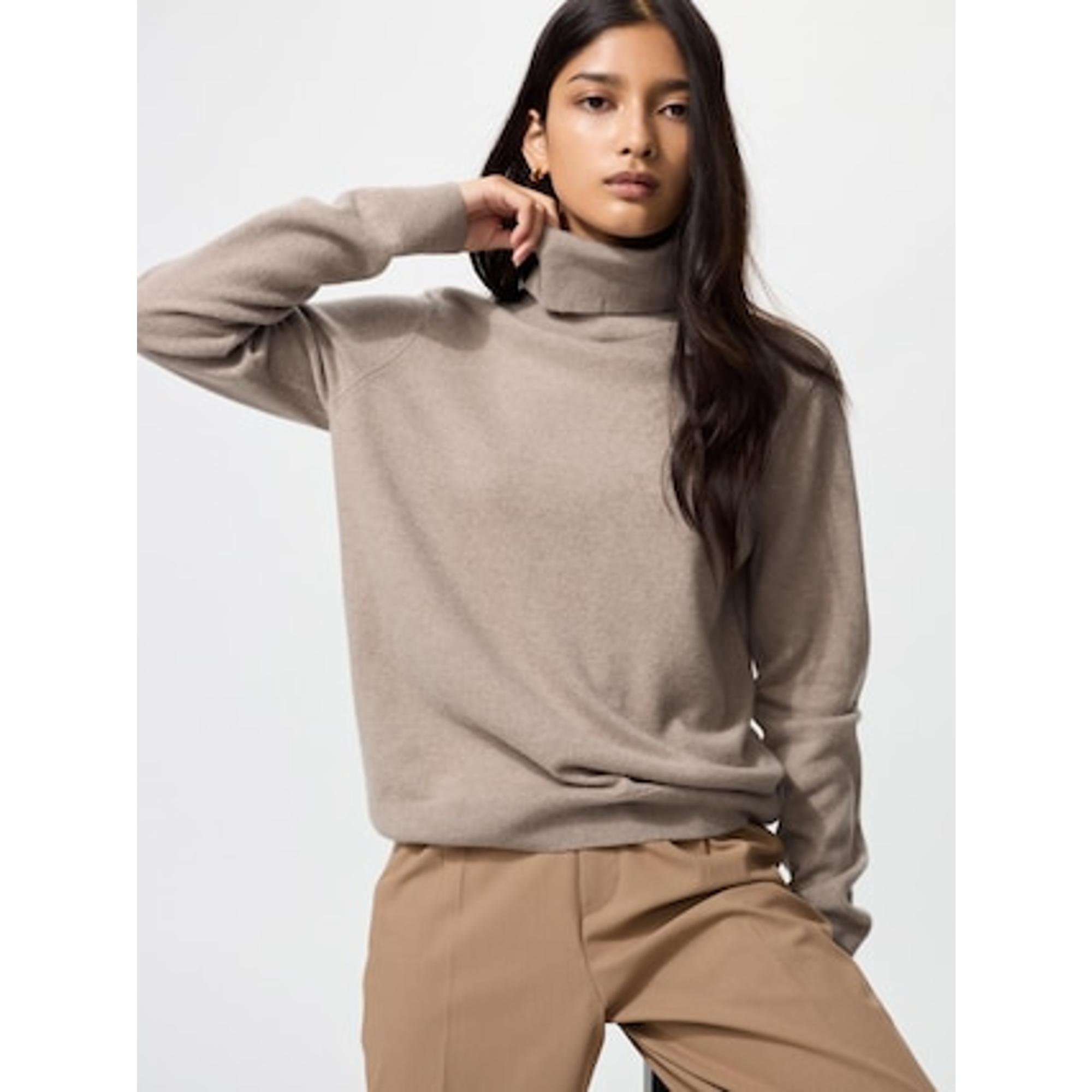 カシミヤタートルネックセーター